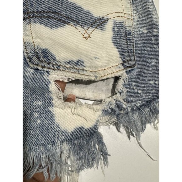 Levi's Womens Size XS 501 Button-Fly Cut Off Shorts Distressed Acid Wash Cheeky - Picture 7 of 8